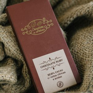Tablete de chocolate RUBY 32,8% cacau